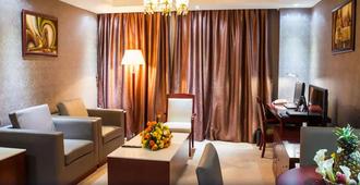 Grand Legacy Hotel - Kigali - Pokój dzienny