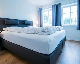 Newly Built, High-Quality Holiday Home Close To Viksdalsvatnet Sleeps 9 - Viksdalen - Habitación