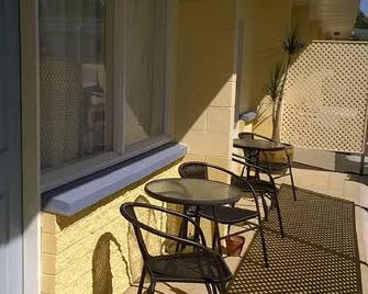 Warren Motor Inn - Warren - Patio