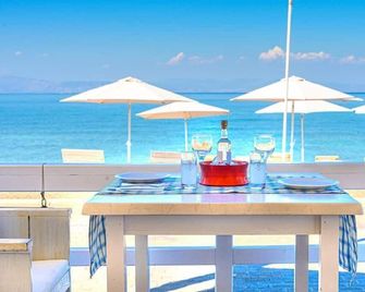 Laza Beach - Skala