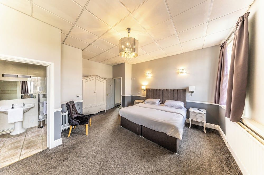 The Lion Hotel - Belper - Schlafzimmer
