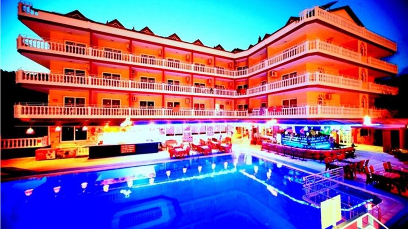 Mustis Royal Plaza Hotel