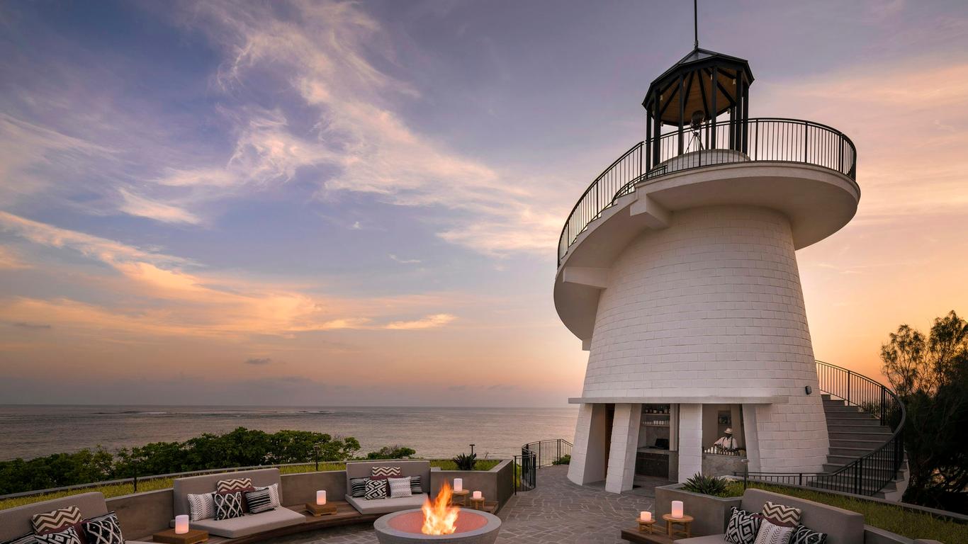 منتجع فور سيزونز سيشل في جزيرة ديسروتشس