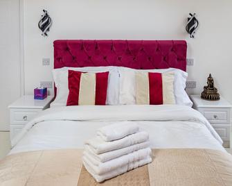 G Boutique Hotel - Portsmouth - Bedroom