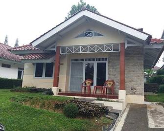 Kota Bunga D - Cisarua - Building