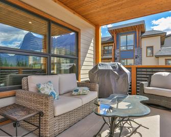 Spring Creek Vacations - Canmore - Balkon