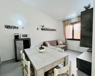 Appartamenti San Teodoro IV Con Bbq, A/C E Wifi - San Teodoro - Spisesal