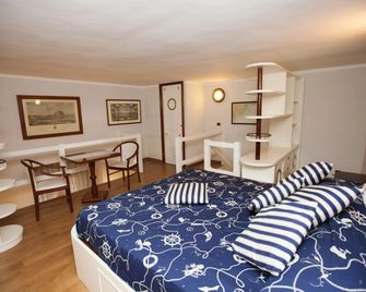 Hotel Ausonia - נאפולי - חדר שינה