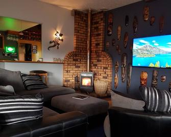 Abisko Lodge - Methven - Wohnzimmer