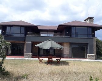 Ol Pejeta Holiday Villas - Nanyuki - Building