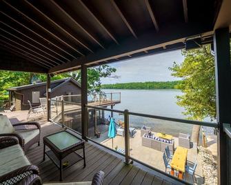 Luxury Waterfront & Woodland! - Napanee - Balcone
