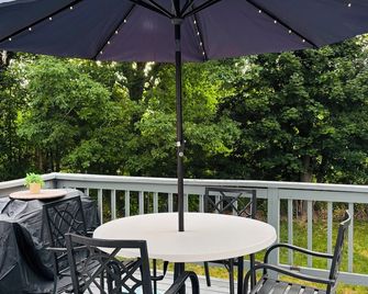 World Cup Basecamp Near Gillette Easy Boston Access - North Attleboro - Balcony