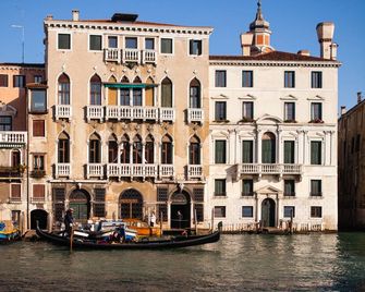Locanda Ai Santi Apostoli - Venice - Building