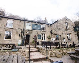 The Ladybower Inn - Hope Valley - Building