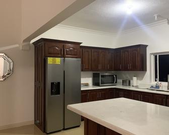 Cosy home close to Jamaica’s top attractions - Salem - Cuisine
