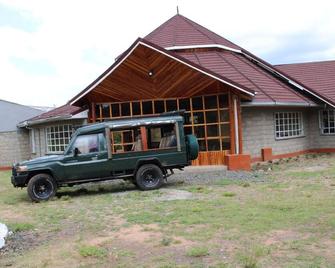 Mara Empiris Safari Camp - Ololaimutiek - Building