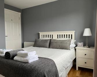 Flat Two, 212 Eaglesham Road, East Kilbride, Glasgow - Glasgow - Sypialnia