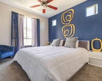 Modern Luxe 1bd/1bath Dream Apartment by Six Flag Magic Mountain/ Santa Clarita - Valencia - Bedroom