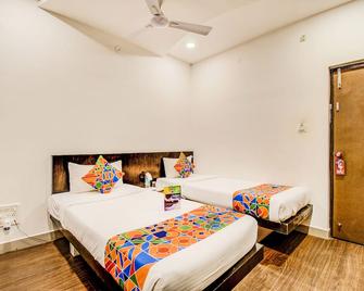 Fabhotel Scarlet Marathahalli - Bengaluru - Bedroom