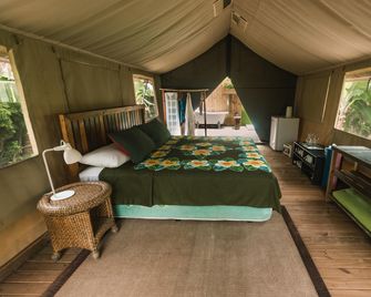 Ikurangi Eco Retreat - Avarua - Schlafzimmer