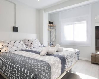 Stay U-nique Apartments Llobregat - Hospitalet de Llobregat - Habitación