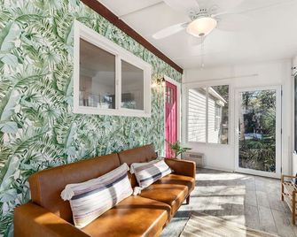 2nd Block E Huron - Keep Palm - Adorable House Minutes from the Beach - Folly Beach - Living room