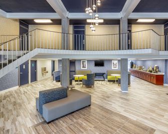 Quality Inn and Suites Apex-Holly Springs - Apex - Lobby