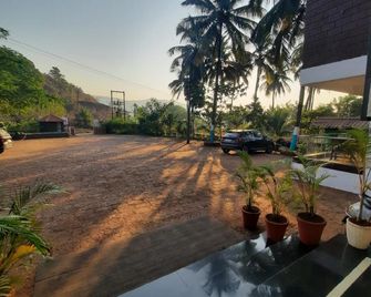 Coastal Bay Beach Resort - Dāpoli - Edificio