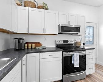 The Cozy Corner - A 2br Retreat - Sioux Falls - Cocina