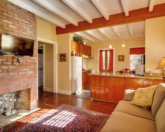 Tranquil Bayou Country Home w/ Pond: 8 Mi to Houma - Houma - Salon