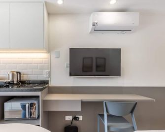 Moderno c/ churrasq. a 5 min da PUC EBI0303 - Curitiba - Kitchen
