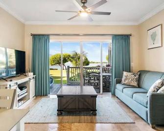 Beach House Getaway - Duck Key - Living room
