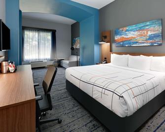 La Quinta Inn & Suites by Wyndham Jacksonville TX - Jacksonville - Bedroom