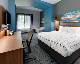 La Quinta Inn & Suites by Wyndham Jacksonville TX - Jacksonville - Schlafzimmer