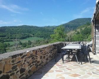 Maison de charme en montagne, Rentières + jardin privé - Ardes - Balcón