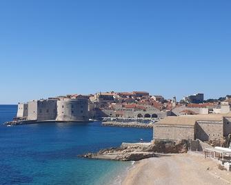 Veritas Apartments - Mlini - Beach