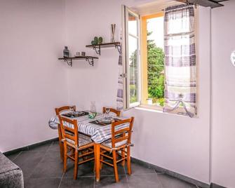 La Casa Di Lillo - Angera - Angera - Dining room