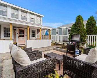 The Addie Shack Pet Friendly Steps to Beach - Salisbury