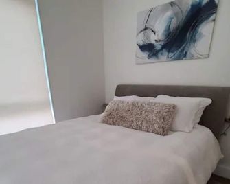 Lovely Huge 2 bedroom apt in Bedford-stuyvesant - ניו יורק - חדר שינה