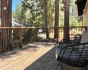 Family get away Near Sly Park Lake & Apple Hill - Pollock Pines - Balcony