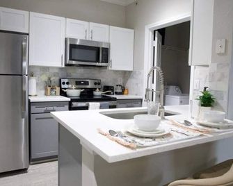 Stylish 1BR Escape Ideal for Business or Leisure - Magnolia - Keuken