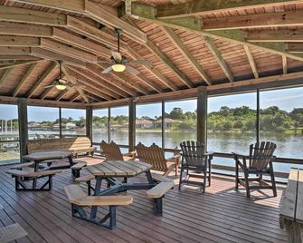 Waterfront Palm Coast Condo with Boat Dock and Pool! - Palm Coast - Balcony