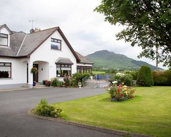 Mourneview B&B - Carlingford - Building
