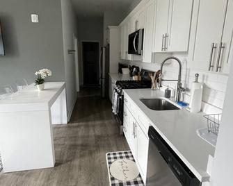 4 Bedroom Loft In The Heart Of Downtown Providence! - Providence - Cocina