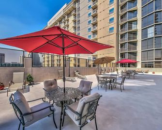 Plaza Resort Club Hotel - רנו - מרפסת