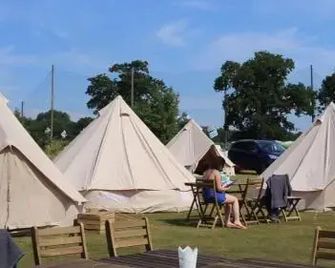 Silverstone Glamping and Pre-Pitched Camping with intentsGP - Whittlebury