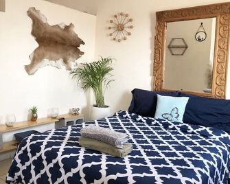 Cozy & Lovely Studio! W/ Disney+, Netflix & More!! - Zamora - Schlafzimmer