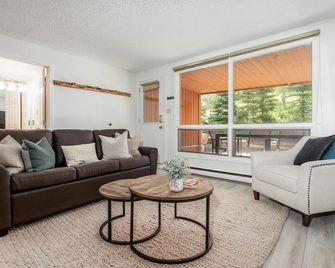Fully Renovated Studio | Ski In/Out: Closest Condo To Lift | Pool & Hot Tubs - Panorama - Living room