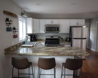 Peaceful Hilltop Retreat Near Keuka Lake & Wine Trails - Penn Yan - Kuchnia