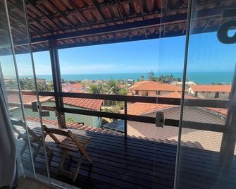 Pousada Brisa da Canoa - קנואה קבראדה - מרפסת